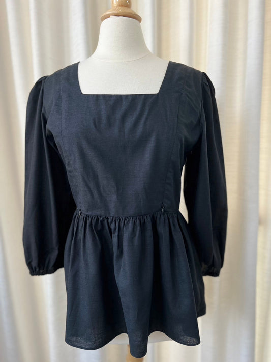 C13: Sample Muay Top with Nursing Zippers in Black, Size S, M