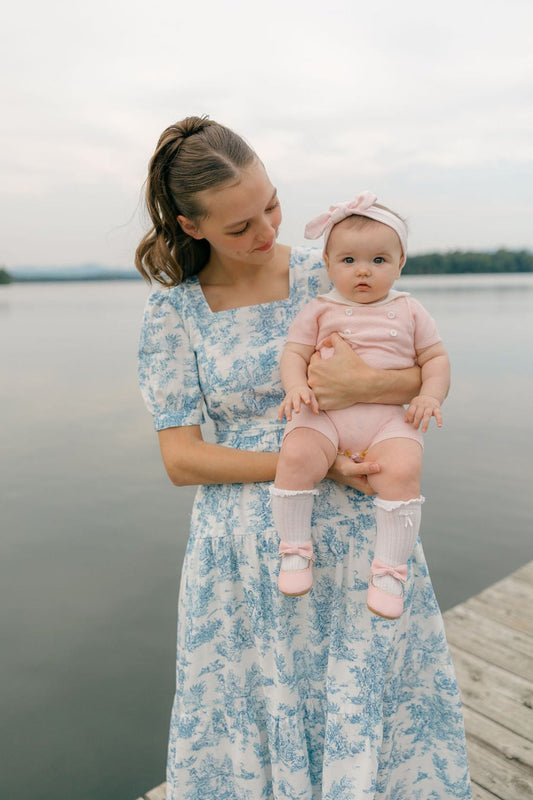 Versa Cotton Dress with Nursing Zippers in Vintage Blue Toile